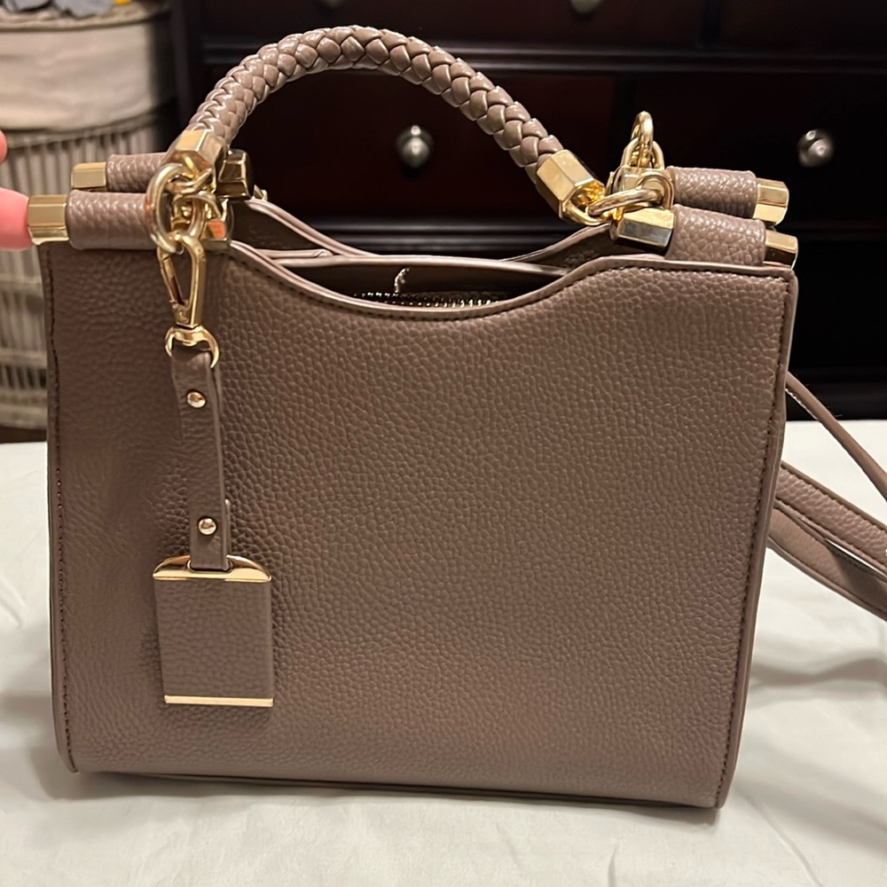 Miztigue tan purse